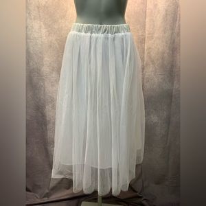 NWT White Tulle Skirt